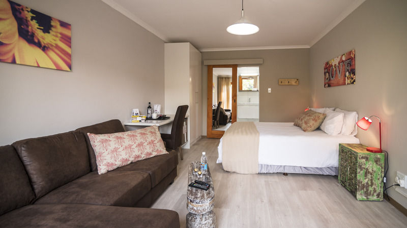 Organic Stay Guesthouse Свакопмунд Екстер'єр фото
